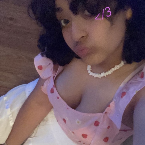 Meet your Posher, Thania - Picture 1 of 1